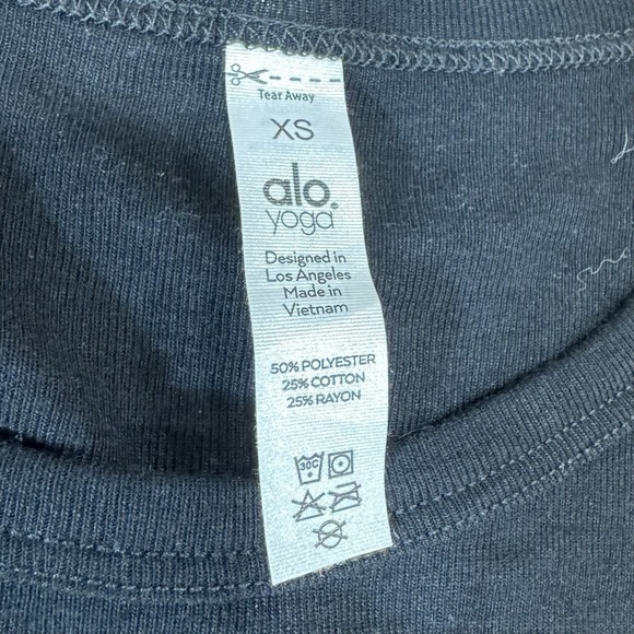Alo Yoga Tee Woman's XS Black Halo Strappy Sides - Picture 4 of 6